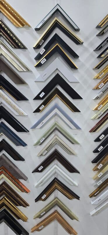 зеркала для студии: В наличии Зеркало с темно-коричневой рамой, рамка ПВХ Ширина рамки — 8