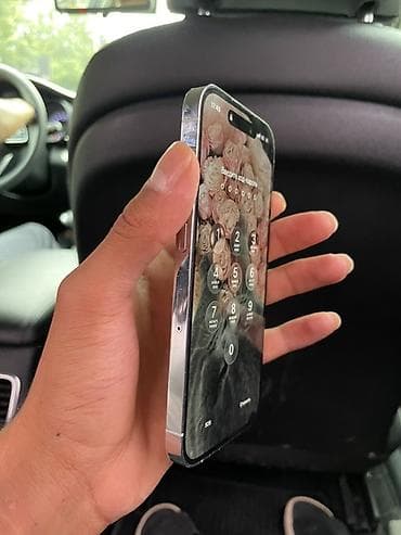 iphone 3: 1.задняя крышка под замену. 2.акум под замену. 3.на экране есть черное — 2