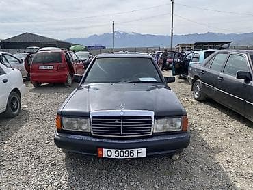 машина bwm: Mercedes-Benz 190: 1993 г., 1.8 л, Кол менен иштөөчү, Бензин, Седан — 1