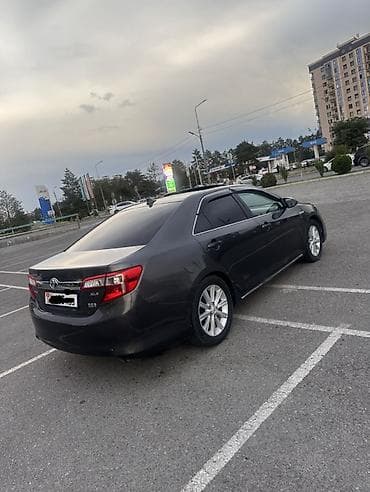 люк 124: Toyota Camry: 2013 г., 2.5 л, Автомат, Гибрид, Седан — 2