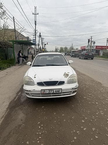 күзгү: Daewoo Nubira: 2000 г., 1.5 л, Кол менен иштөөчү, Бензин, Седан — 2