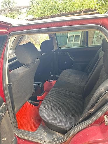 Транспорт: Volkswagen Vento: 1992 г., 1.8 л, Механика, Бензин, Седан — 6