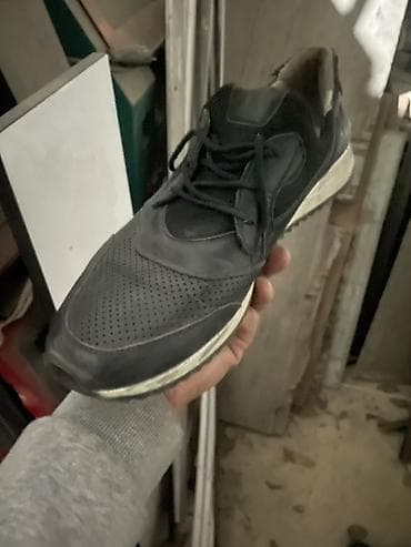 nike react: Мужской кроссовок (один) черного цвета. - Материал верха — 2