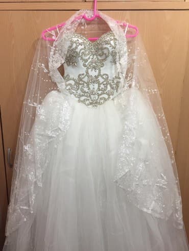 свадебное платье без кольца: Новое свадебное платье с фатой и нижней юбкой с кольцами. Идеально — 5