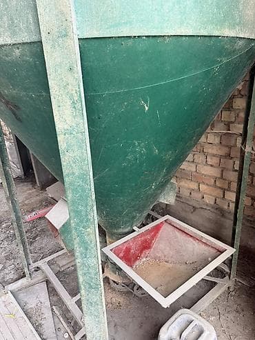 Оборудование для бизнеса: Бункер-дозатор/смеситель для сыпучих материалов, модель 2000 - — 1
