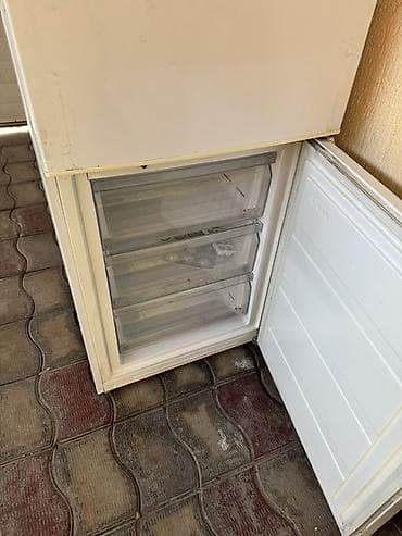table fan: Холодильник Midea, Б/у, Двухкамерный, No frost, 60 * 180 * 60 — 3
