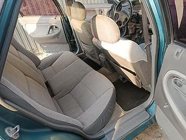 e2 byd: Mazda 626: 1992 г., 1.8 л, Механика, Бензин, Седан — 4