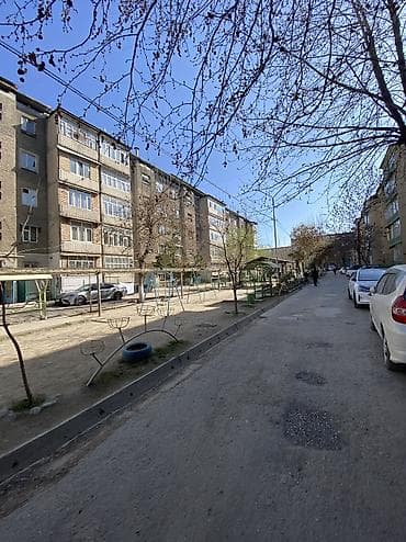 1 комната, 45 м², 105 серия, 3 этаж, Старый ремонт at lalafo.kg 1 комната, 45 м², 105 серия, 3 этаж, Старый ремонт