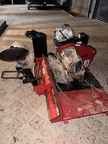 Комплект оборудования для шиномонтажа и автосервиса Состав: - Станок