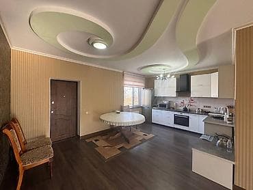 аренда дом: Просторный дом с современной кухней-гостиной и большим санузлом. - — 3