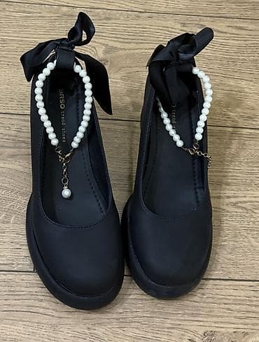 Балетки BRSQ trend shoes, черные, с декоративными аксессуарами. - at lalafo.kg Балетки BRSQ trend shoes, черные, с декоративными аксессуарами. -