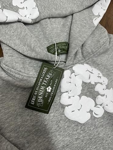 tech flecee: Срочно Серый худи Denim Tears с объемными белыми принтами хлопковых — 3