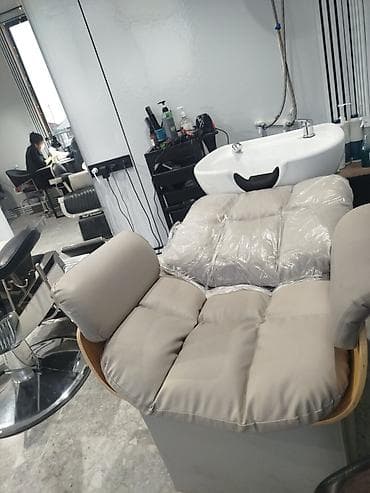 бетонный арык: Парикмахерская мойка с креслом повышенного комфорта. - Встроенная — 2