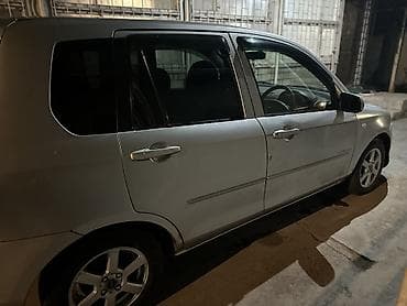 bmw 5: Mazda Demio: 2004 г., 1.5 л, Автомат, Бензин, Хэтчбэк — 6