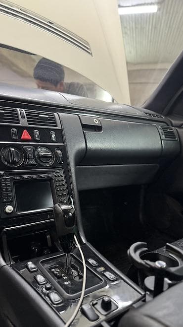 матз 3: Mercedes-Benz E-Class: 2000 г., 3.7 л, Автомат, Бензин, Седан — 4