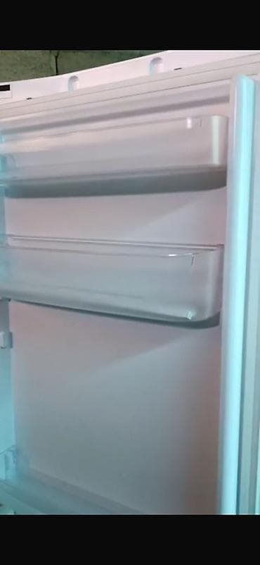 Холодильник Indesit, двухкамерный, белый. Основные особенности: - — 4