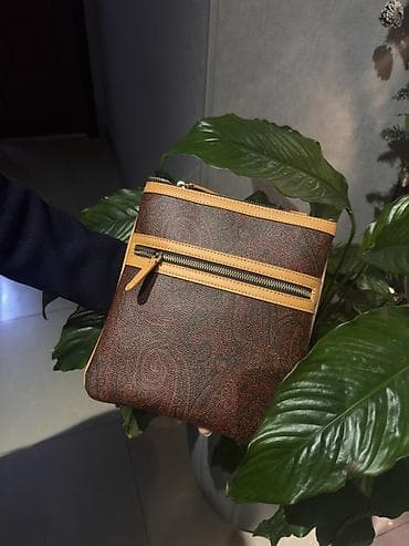 apple whatch: Сумка через плечо Etro с фирменным пейсли-принтом. Осталось последние — 4