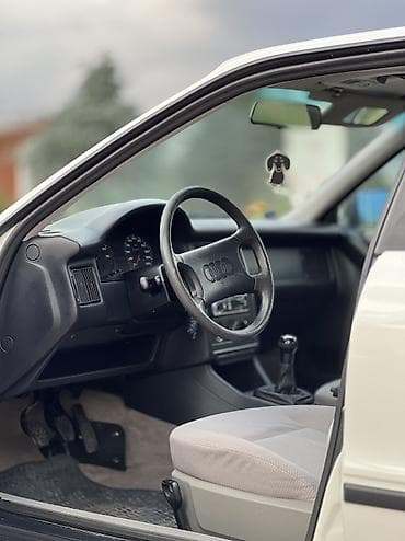 ender s: Audi 80: 1992 г., 2.3 л, Бензин, Седан — 5