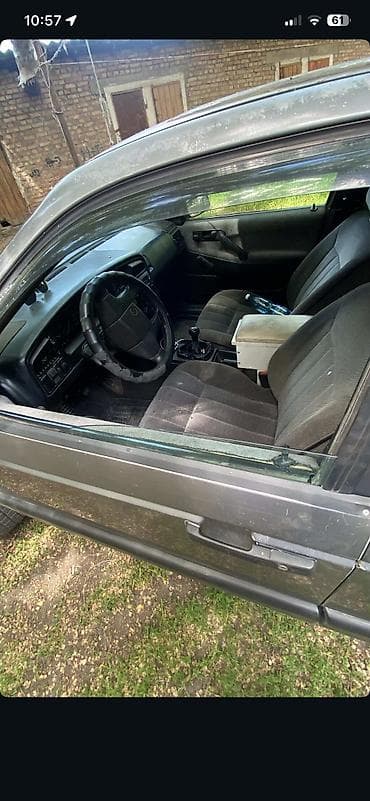 Volkswagen Passat: 1991 г., 1.8 л, Бензин, Седан — 3