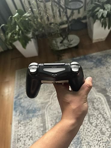 геймпад дуалшок 4: Беспроводной геймпад Sony DualShock 4 для PlayStation 4 в черном — 2