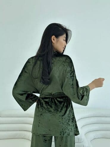 купить спортивный костюм женский недорого от производителя: Двойка 
 Ткань бархат — 5