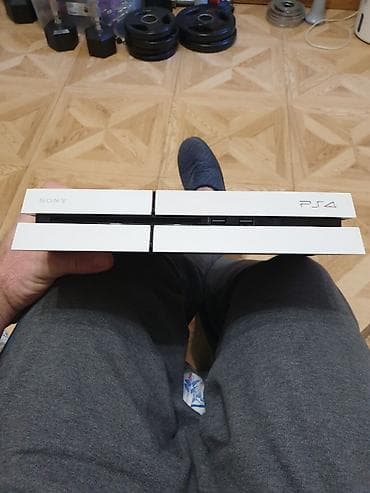 Xbox One: PlayStation 4 (белая версия, Glacier White) — полный комплект Состав — 4