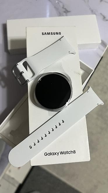 Samsung Galaxy Watch8, НОВЫЙ!! цвет серебристый с белым ремешком