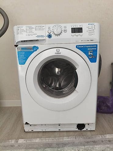 Срочно продается Стиральная машина Indesit б/у узкая, фронтальная at lalafo.kg Срочно продается Стиральная машина Indesit б/у узкая, фронтальная