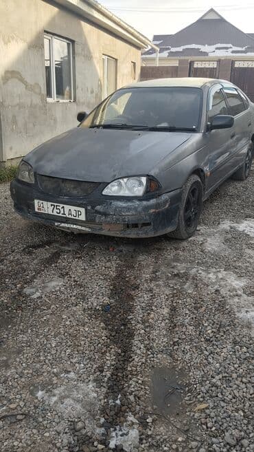 Toyota Avensis: 2002 г., 1.8 л, Автомат, Бензин, Хэтчбэк