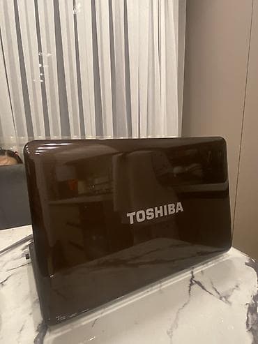 Ноутбук Toshiba, классический Основные характеристики: - Экран