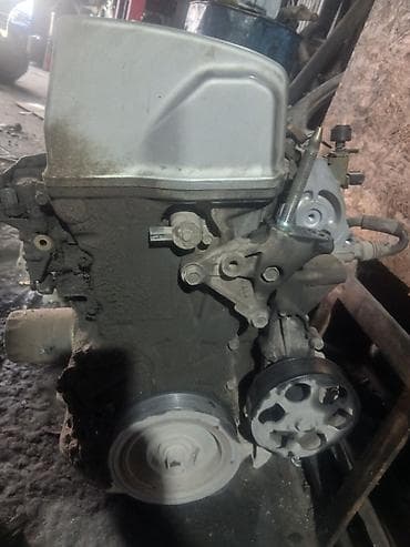 двигатель мопеда: Двигатель Honda (рядная «четвёрка») 

в месте Акпп — 3