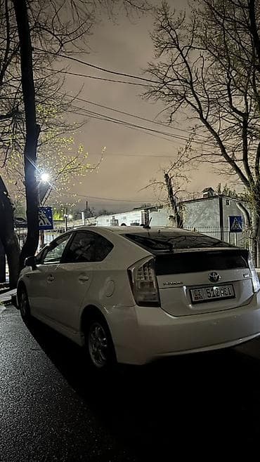 вариатор каробка: Toyota Prius: 2010 г., 1.8 л, Вариатор, Гибрид, Лифтбек — 4