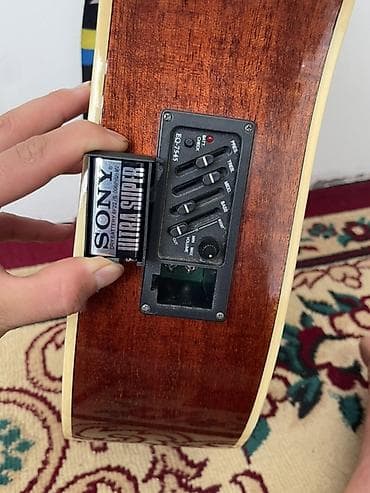 Акустическая гитара с вырезом и встроенной электроникой - Корпус — 8