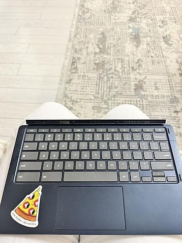 one pluse: Планшет Lenovo 
Уронила, не работает экран 
На запчасти отдам даром — 3