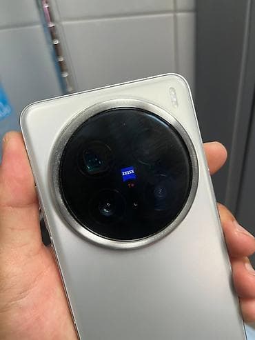 чехол на vivo: Vivo X200 Pro, Б/у, 1 ТБ, цвет - Серебристый, 2 SIM, eSIM — 4