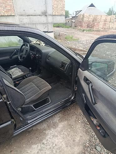 1991: Volkswagen Passat: 1991 г., Механика, Седан — 4