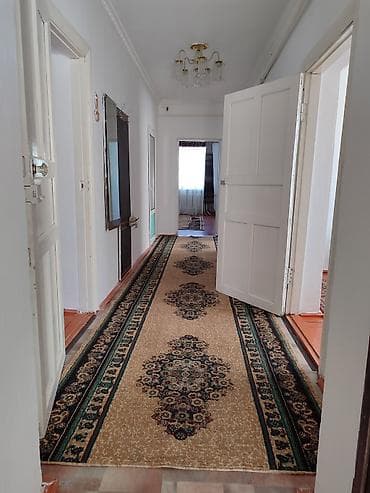 суточный комната: 160 м², 6 комнат — 10