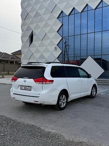 toyot: Toyota Sienna: 2011 г., 3.5 л, Автомат, Бензин, Минивэн — 5