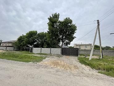 Продаю дом с. Акжол рядом с новым ошском рынком участок 10сотых эсть в