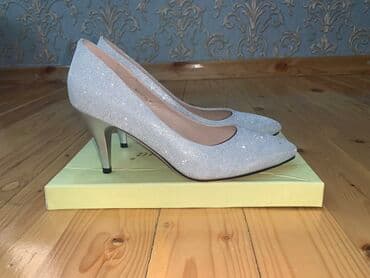 женские брендовые туфли недорого: Продаю женские туфли на каблуке, серебристого цвета, с блестками — 3