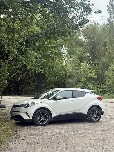 89 2: Toyota C-HR: 2018 г., 2 л, Типтроник, Бензин, Кроссовер — 1