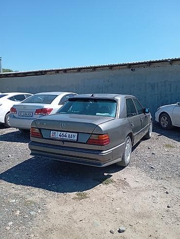 гур 124: Mercedes-Benz W124: 1991 г., 2.3 л, Кол менен иштөөчү, Бензин, Седан — 5
