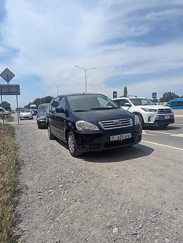 daf 75: Toyota Avensis Verso: 2002 г., 2 л, Механика, Газ, Минивэн — 1