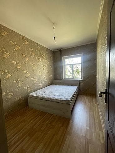 flat kant: 3 комнаты, 75 м², Толойкон мкр., 105 серия, 4 этаж, Косметический ремонт — 1
