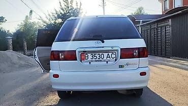 9: Toyota Ipsum: 2001 г., 1.9 л, Автомат, Бензин, Минивэн — 1