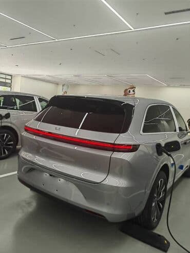 Lixiang: Lixiang : 2025 г., 1.5 л, Вариатор, Электромобиль, Кроссовер — 4