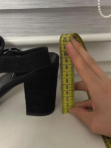 рейбан очки: Босоножки, 37, Gucci, Б/у, цвет - Черный — 1