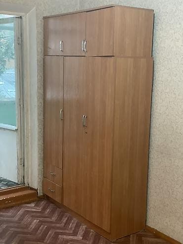Спальный гарнитур в классическом стиле, цвет светлый дуб (ламинат) — 1