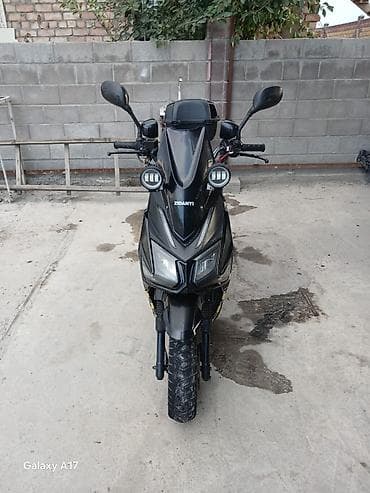 Скутер ZIDANYI 49 cc (похоже на класс 50 см³)торг. есть. - Двигатель
