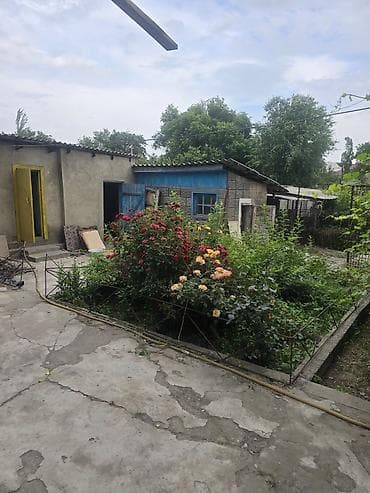 продаю дом ак ордо 1: Продаётся дом с большим двором и крытым навесом.По факту 13 соток .3 — 9